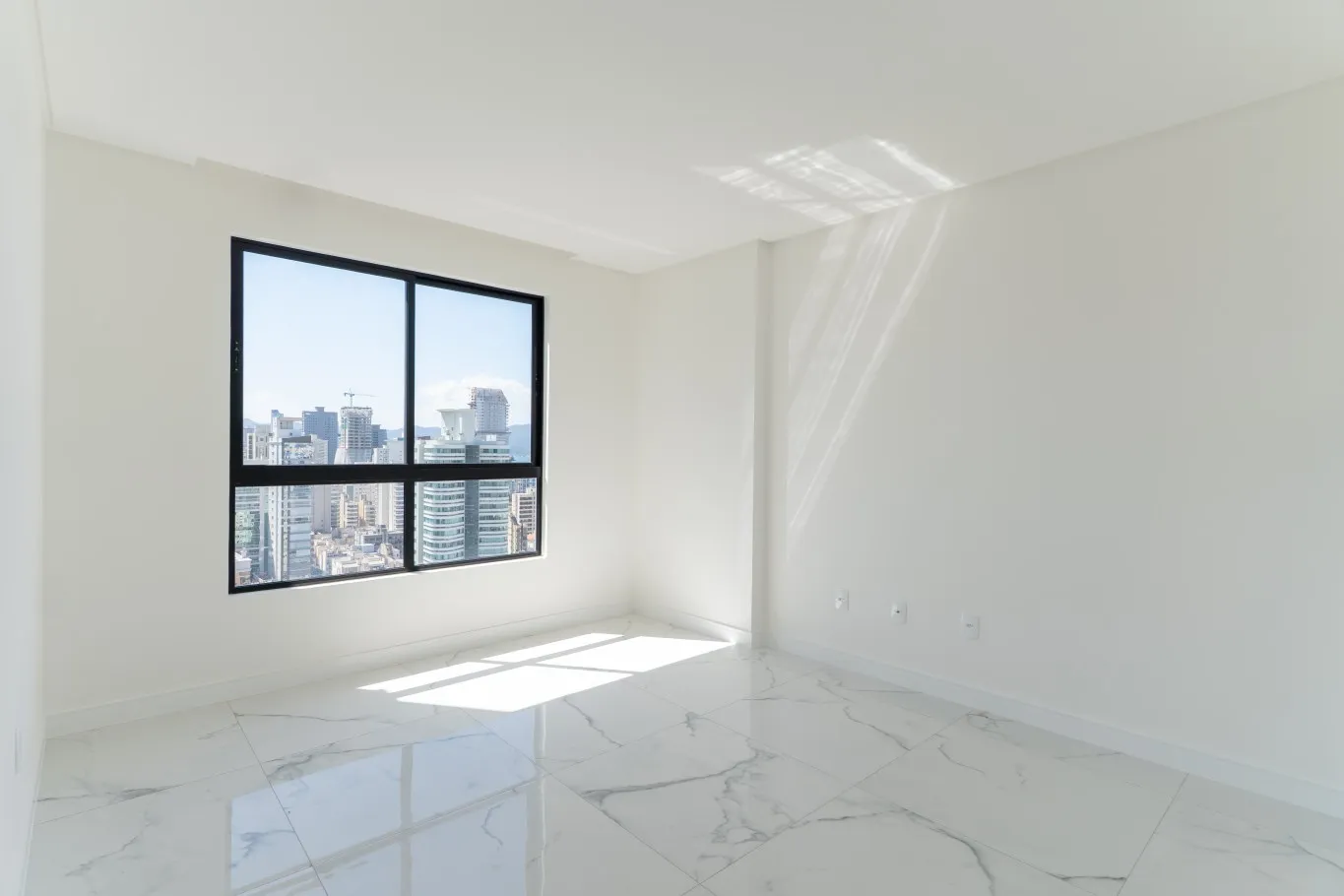 Apartamento com 04 Suítes em Itapema, Meia Praia — foto 6