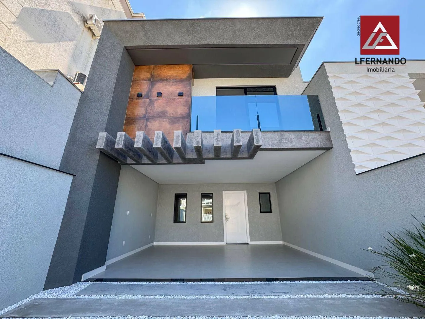 Sobrado triplex novo com 3 suítes à venda, 162 m por R$ 980.000 - Velha - Blumenau/SC - foto 1