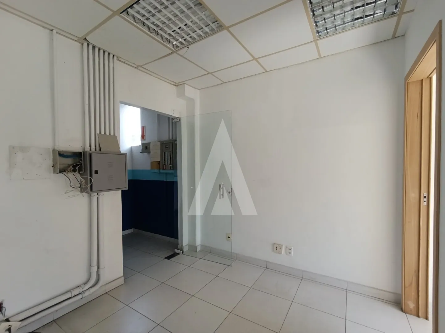 Ampla Loja com 200m localizada na Avenida Coronel Procópio Gomes no Bairro Bucarein, próxima a Havan. — foto 5