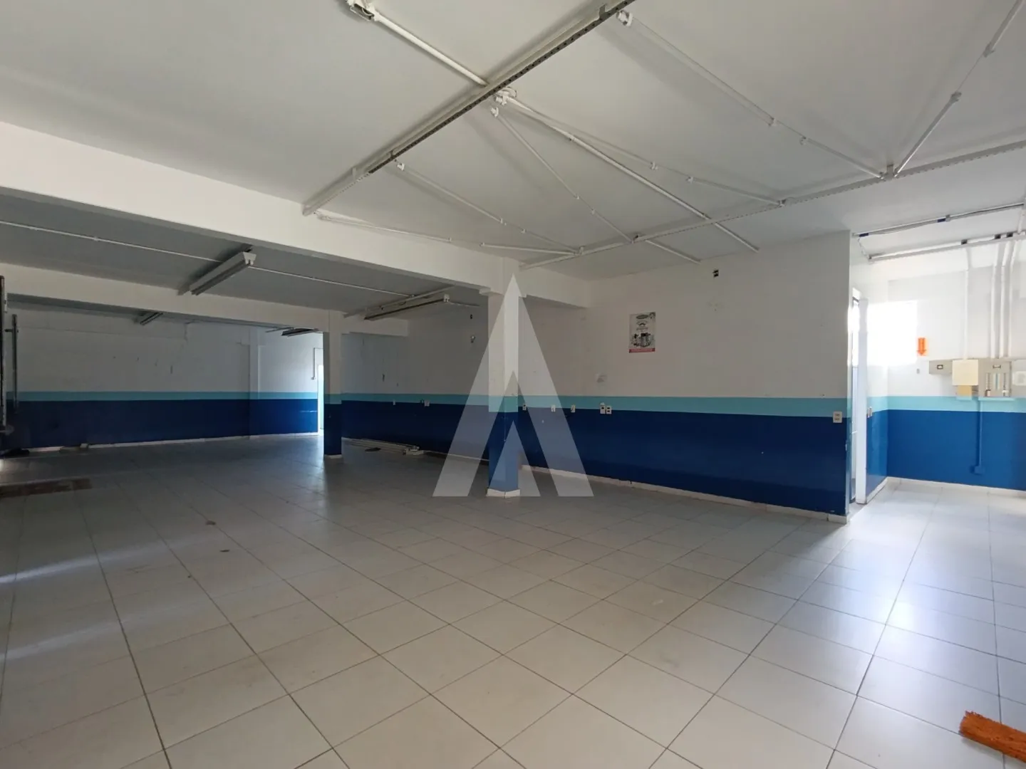 Ampla Loja com 200m localizada na Avenida Coronel Procópio Gomes no Bairro Bucarein, próxima a Havan. — foto 7