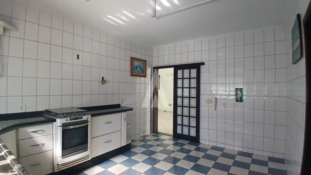 Casa com 2 suítes e 2 quartos à venda no bairro Santo Antônio em Joinville-SC por R$1.390.000,00. — foto 7