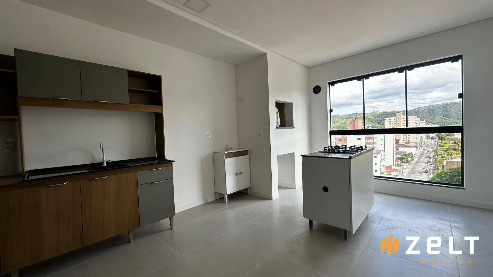 Apartamento com 2 dormitórios para alugar, 66 m por R$ 2.425,00/mês - Água Verde - Blumenau/SC - foto 1