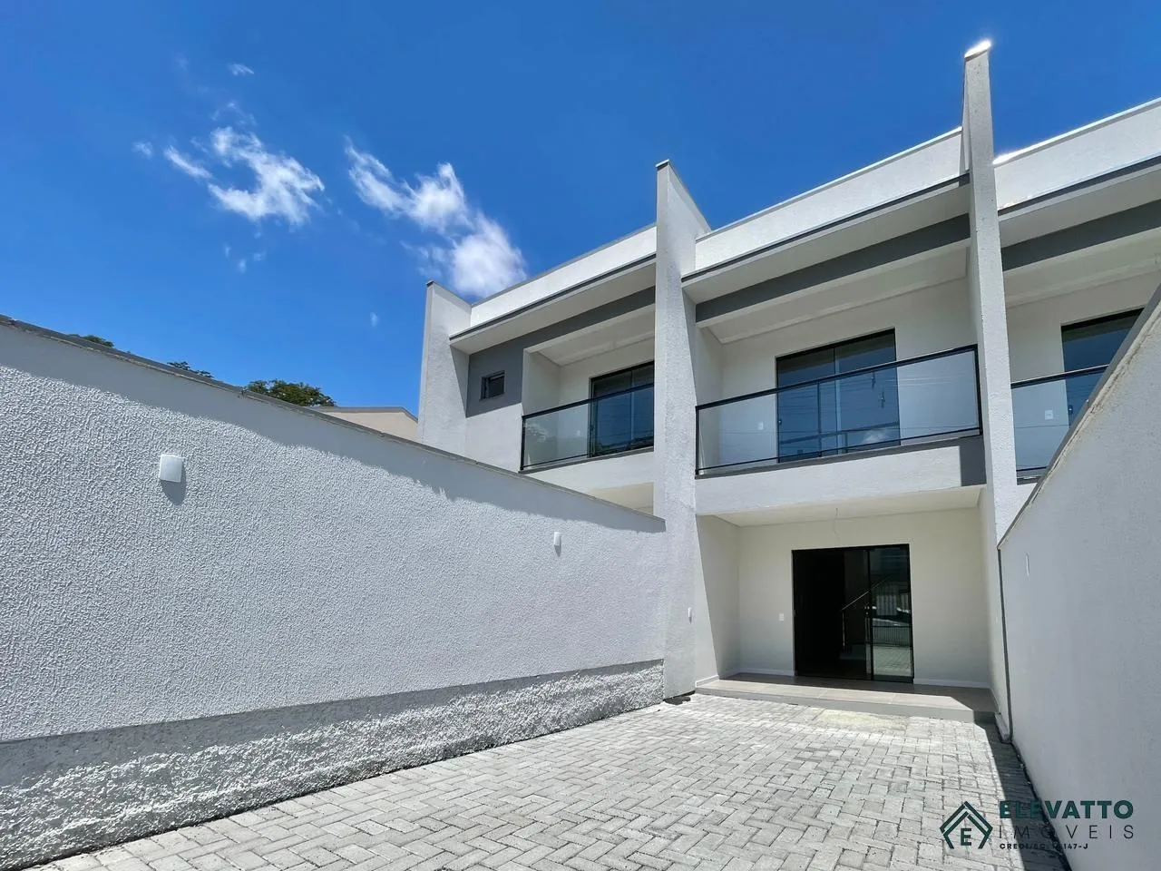 Casa para Venda em Blumenau, Água Verde, 2 dormitórios, 2 suítes, 3 banheiros, 2 vagas - foto 1