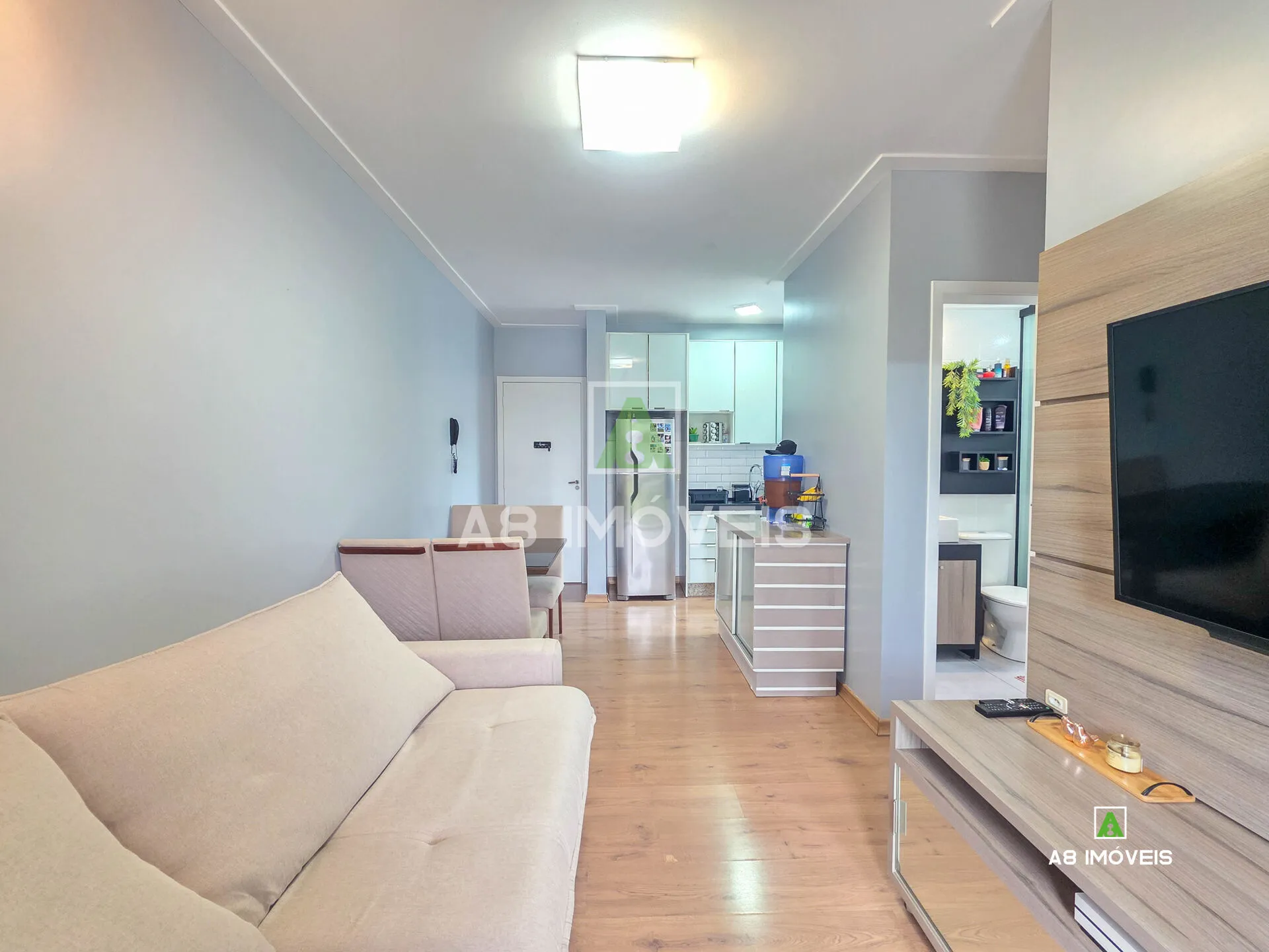 APARTAMENTO 100% MOBILIADO COM 2 QUARTOS 1 VAGA COBERTA - foto 1