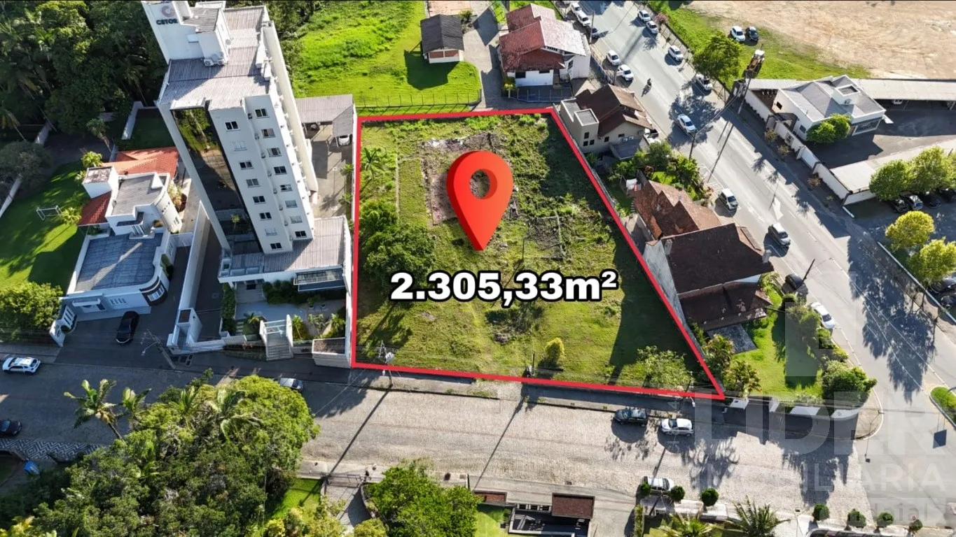 Terreno com 2.303,55m de área total sendo 46,04m de frente no Centro de Indaial - foto 1
