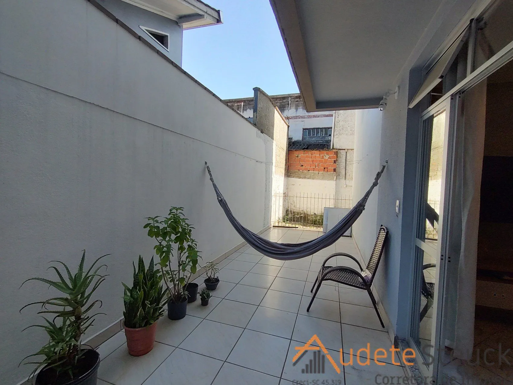 Apartamento com 3 dormitórios no bairro Garcia — foto 2