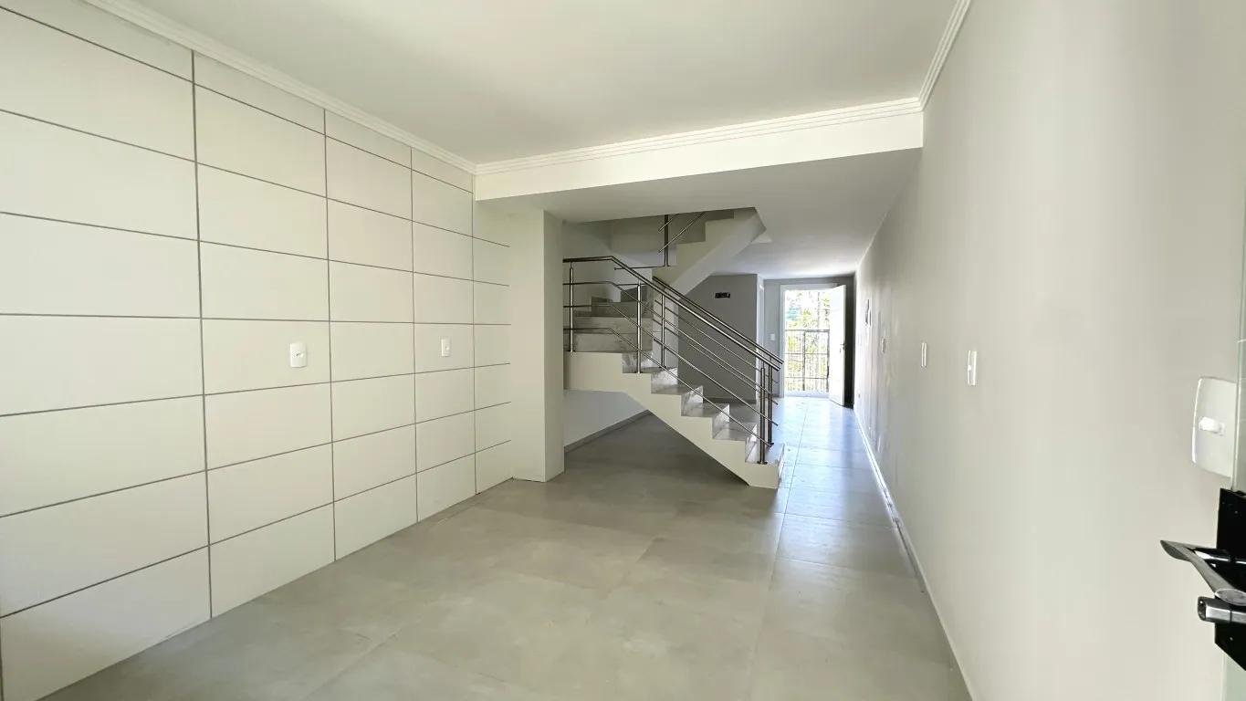 Sobrado novo pronta para morar com ótima localização no bairro Escola Agrícola. — foto 6