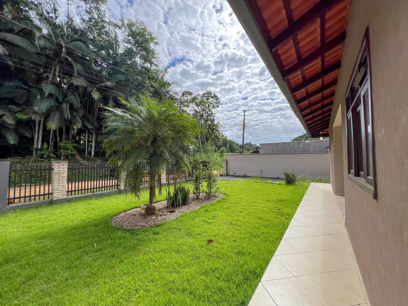 Casa com 03 dormitórios, sendo 01 suíte, no bairro Ribeirão Areia - Pomerode — foto 6