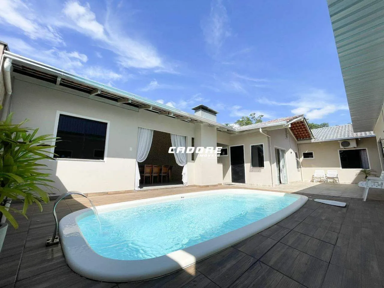 Casa · para alugar · 4 quartos · 290m² · Salto, Blumenau