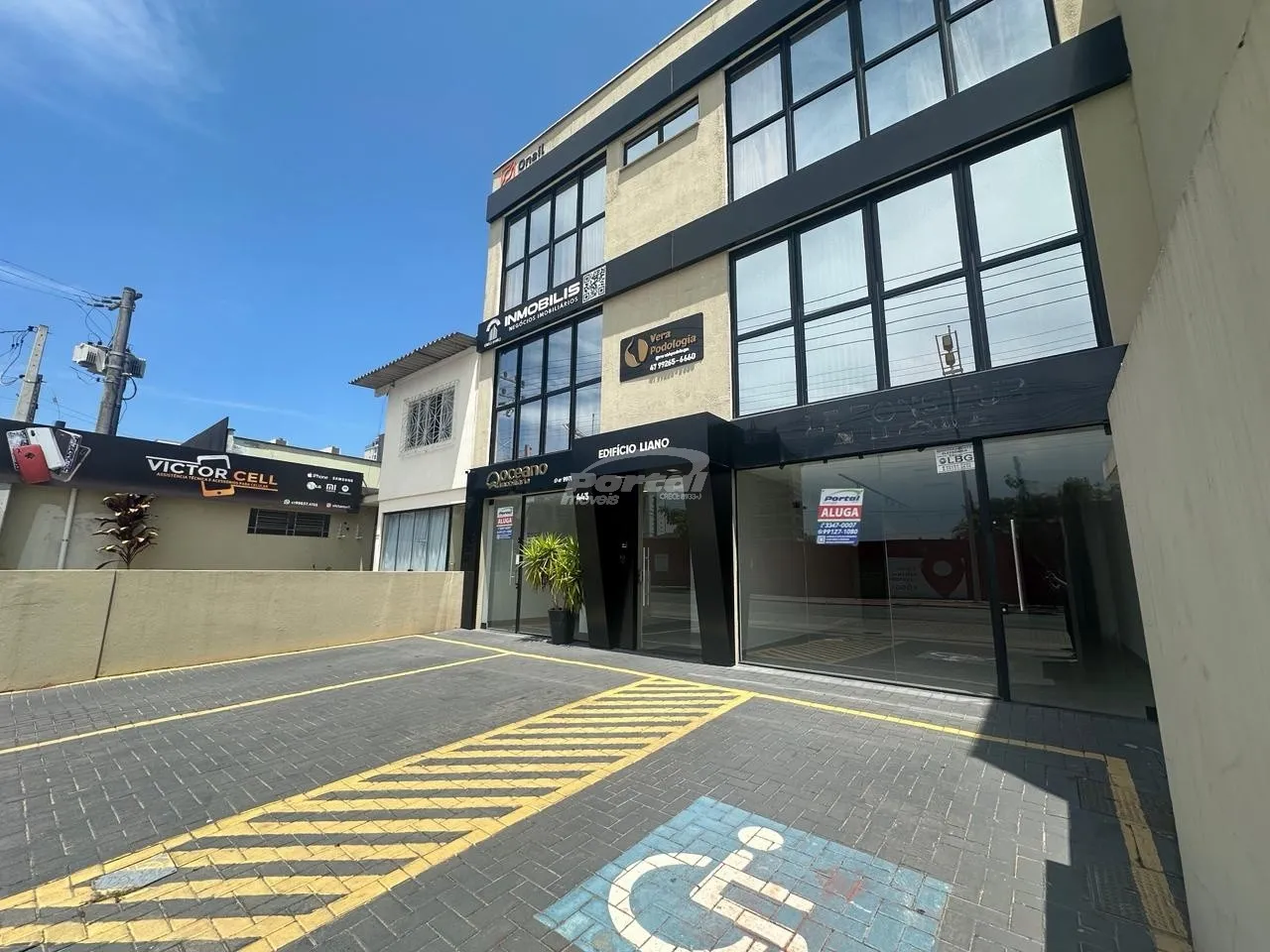 Loja térrea comercial disponível para locação no bairro Centro, em Balneário Piçarras/SC. (22345) - foto 1