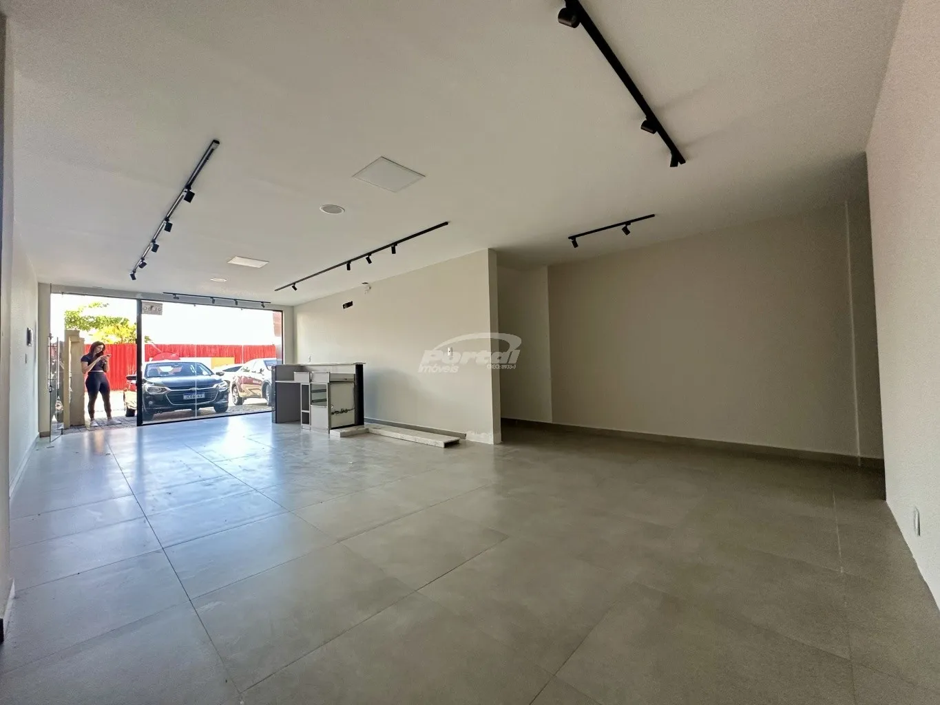 Loja térrea comercial disponível para locação no bairro Centro, em Balneário Piçarras/SC. (22345) — foto 3