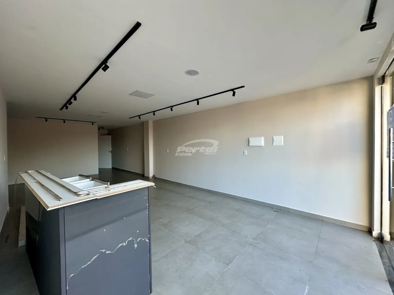 Loja térrea comercial disponível para locação no bairro Centro, em Balneário Piçarras/SC. (22345) — foto 5