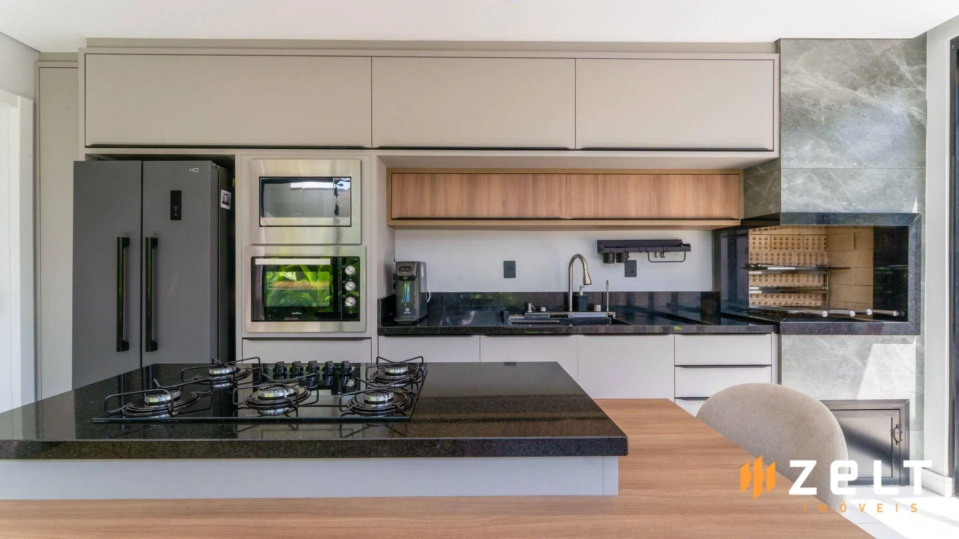 Casa à venda com 3 quartos e 3 suítes, 2 vagas, 204m² na Rua Otto Wille no Água Verde, Blumenau — foto 4