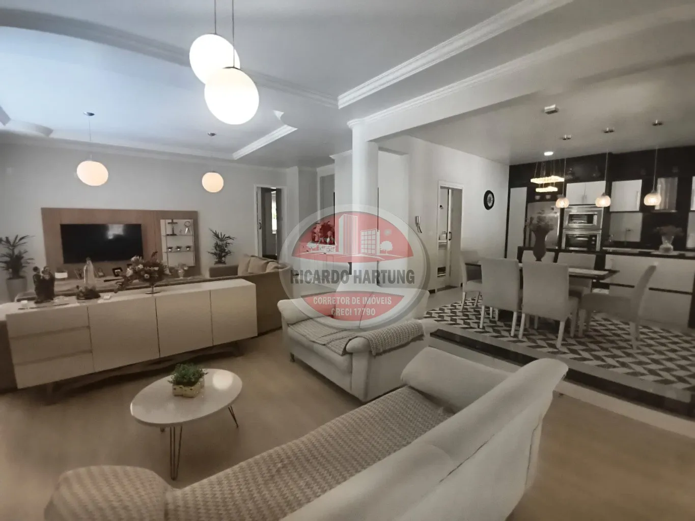 Magnifica casa de alvenaria, localizada no bairro Garcia - foto 1