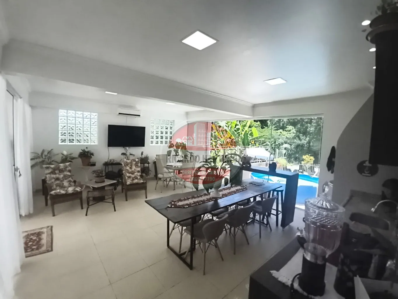 Magnifica casa de alvenaria, localizada no bairro Garcia — foto 7