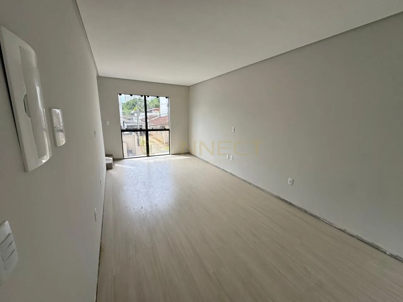 Sobrado triplex com 2 Suítes na Escola Agricola - foto 1