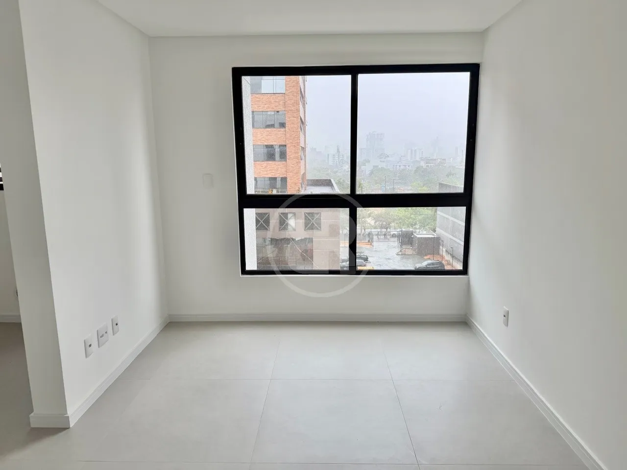 Apartamento de 1 Dormitório com 1 Vaga, para Venda a 100m do Parque Ramiro Ruediger no Bairro Velha em Blumenau. — foto 2