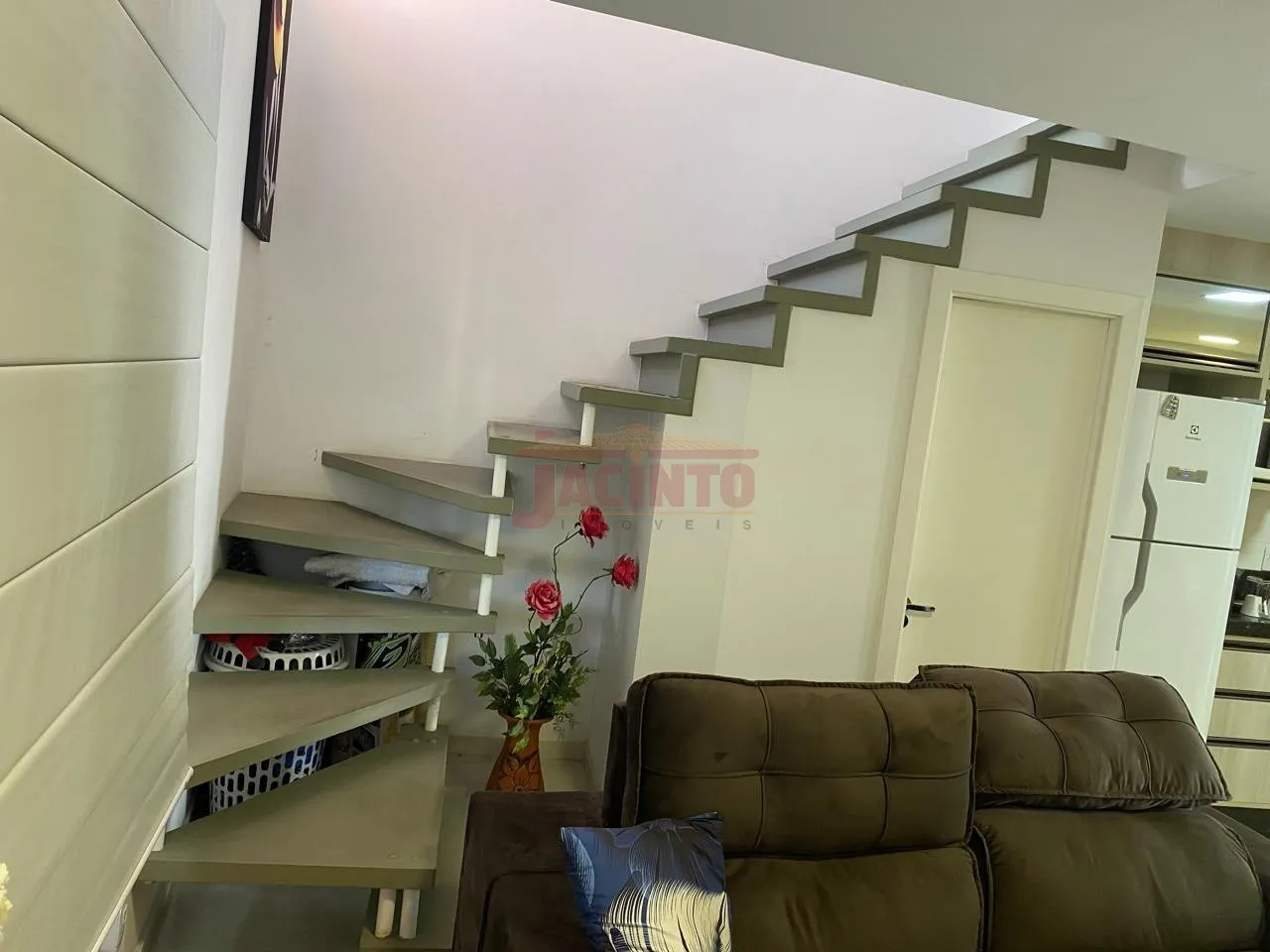 Sobrado com 2 suítes e 2 vagas de garagem, no bairro Fortaleza. — foto 3