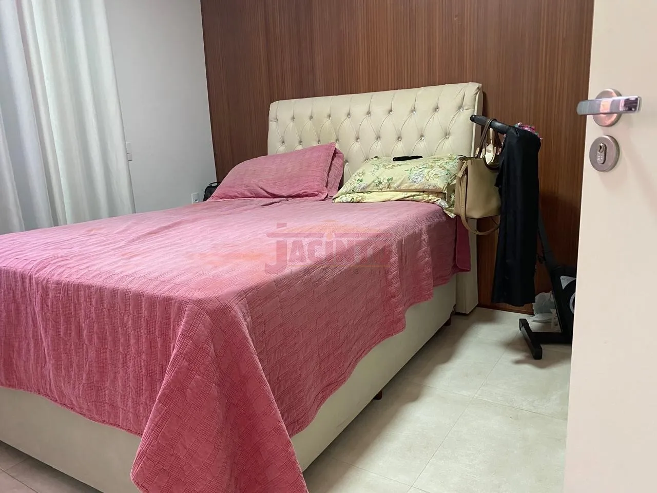 Sobrado com 2 suítes e 2 vagas de garagem, no bairro Fortaleza. — foto 4
