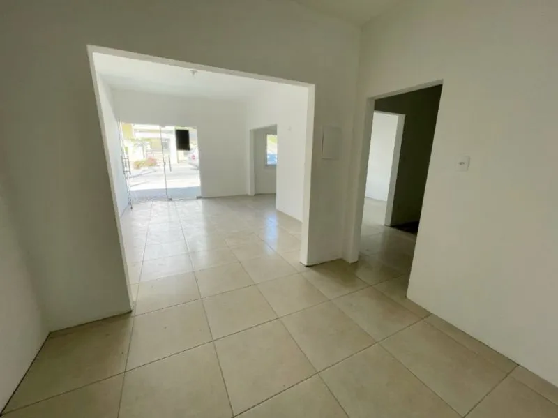 Sala comercial bem localizada em uma região nobre da região do Bairro Escola Agrícola, em Blumenau. — foto 6