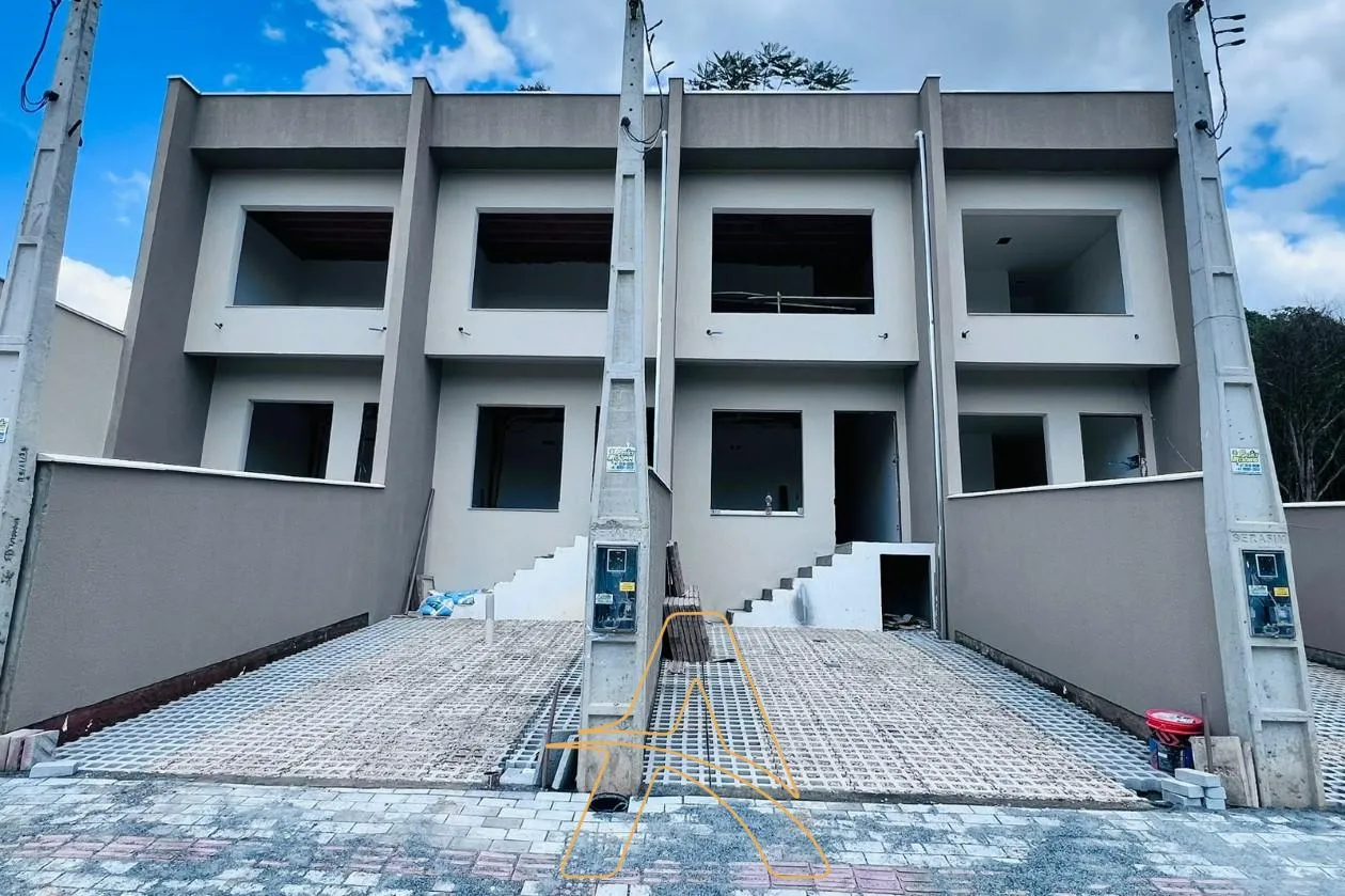Sobrados em Construção no Bairro Itoupava Central à Venda - foto 1