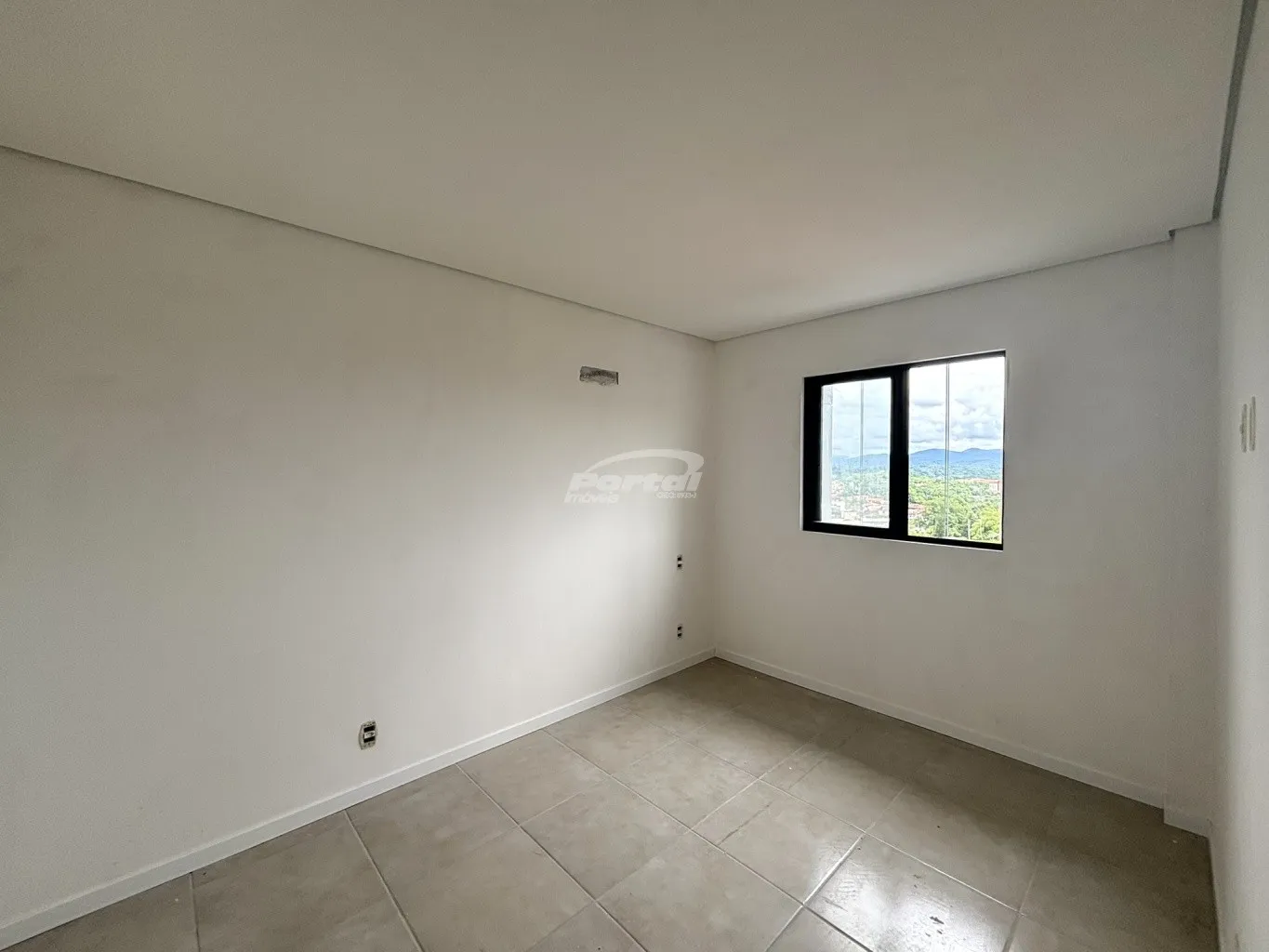 Apartamento semi mobiliado, cm 55m, 02 dormitórios, sala de estar, cozinha com moveis sob medida e sala de jantar conjugadas com churrasqueira, banheiro social, area de serviço e 01 vaga de garagem coberta. — foto 5