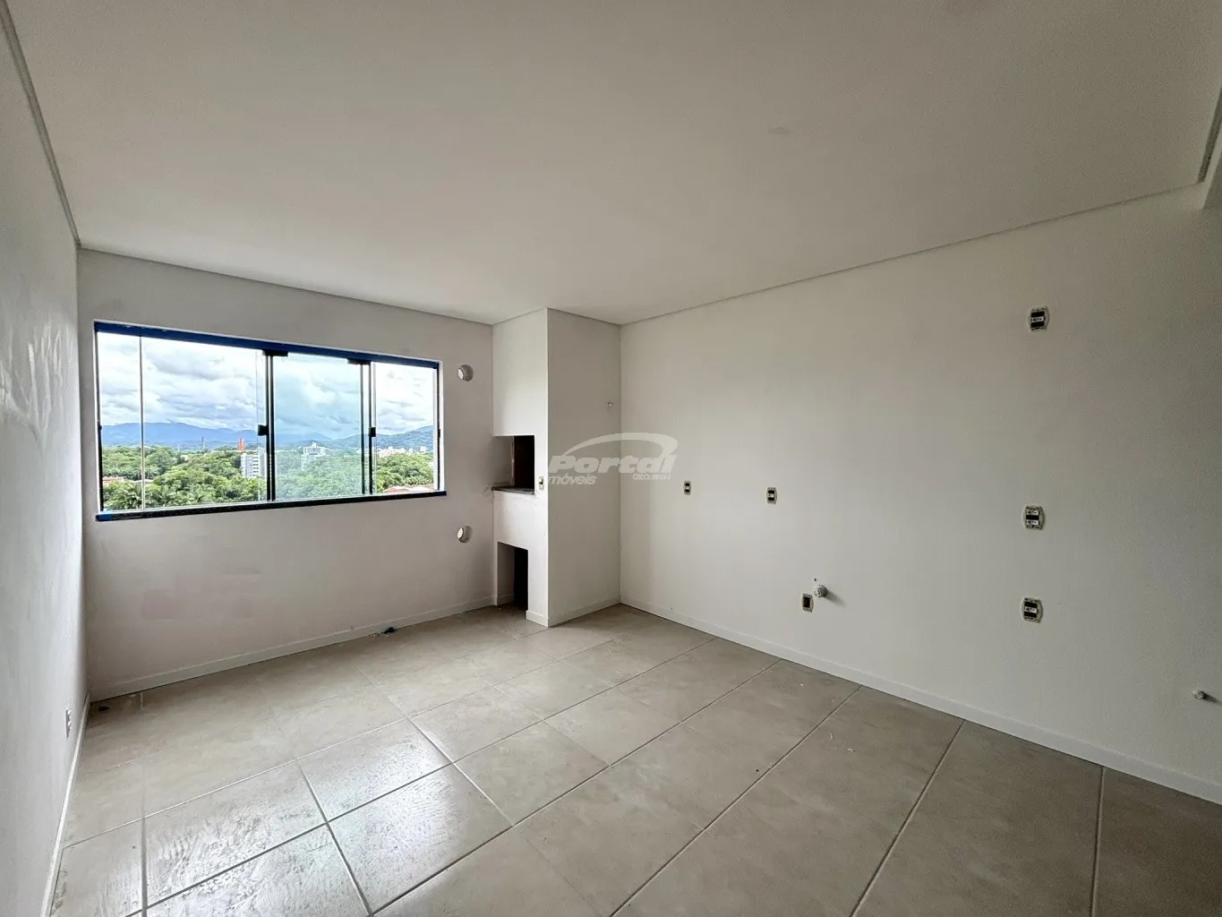 Apartamento semi mobiliado, cm 55m, 02 dormitórios, sala de estar, cozinha com moveis sob medida e sala de jantar conjugadas com churrasqueira, banheiro social, area de serviço e 01 vaga de garagem coberta. — foto 7