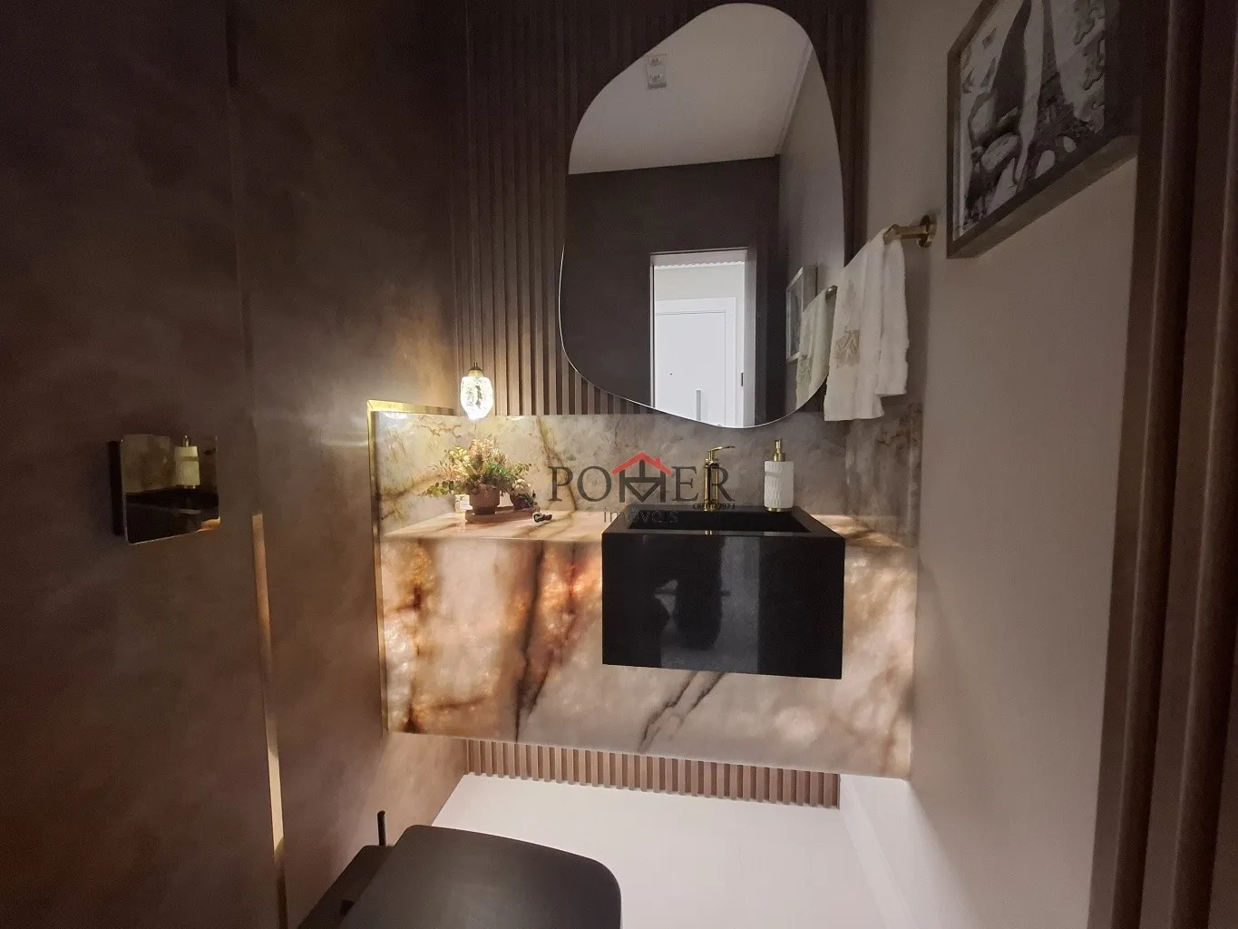 Apartamento com fino acabamento e tipo porteira fechada todo climatizado com 159,16m de área privativa, com 3 Suítes com móveis planejados na cidade de Timbó no bairro das Capitais. — foto 5