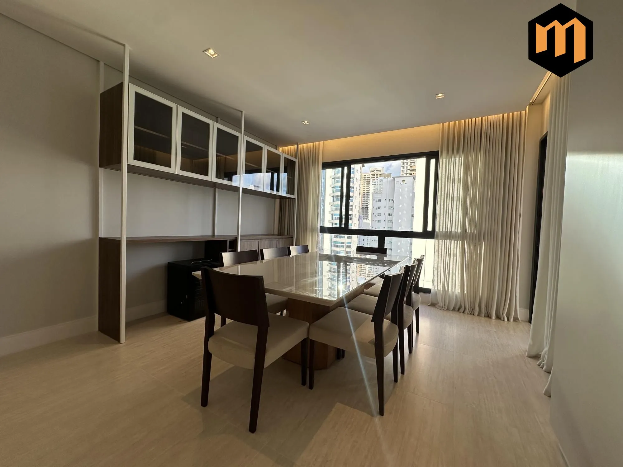 Apartamento Novo Mobiliado com 03 Suítes para Locação Centro/Balneário Camboriú — foto 3