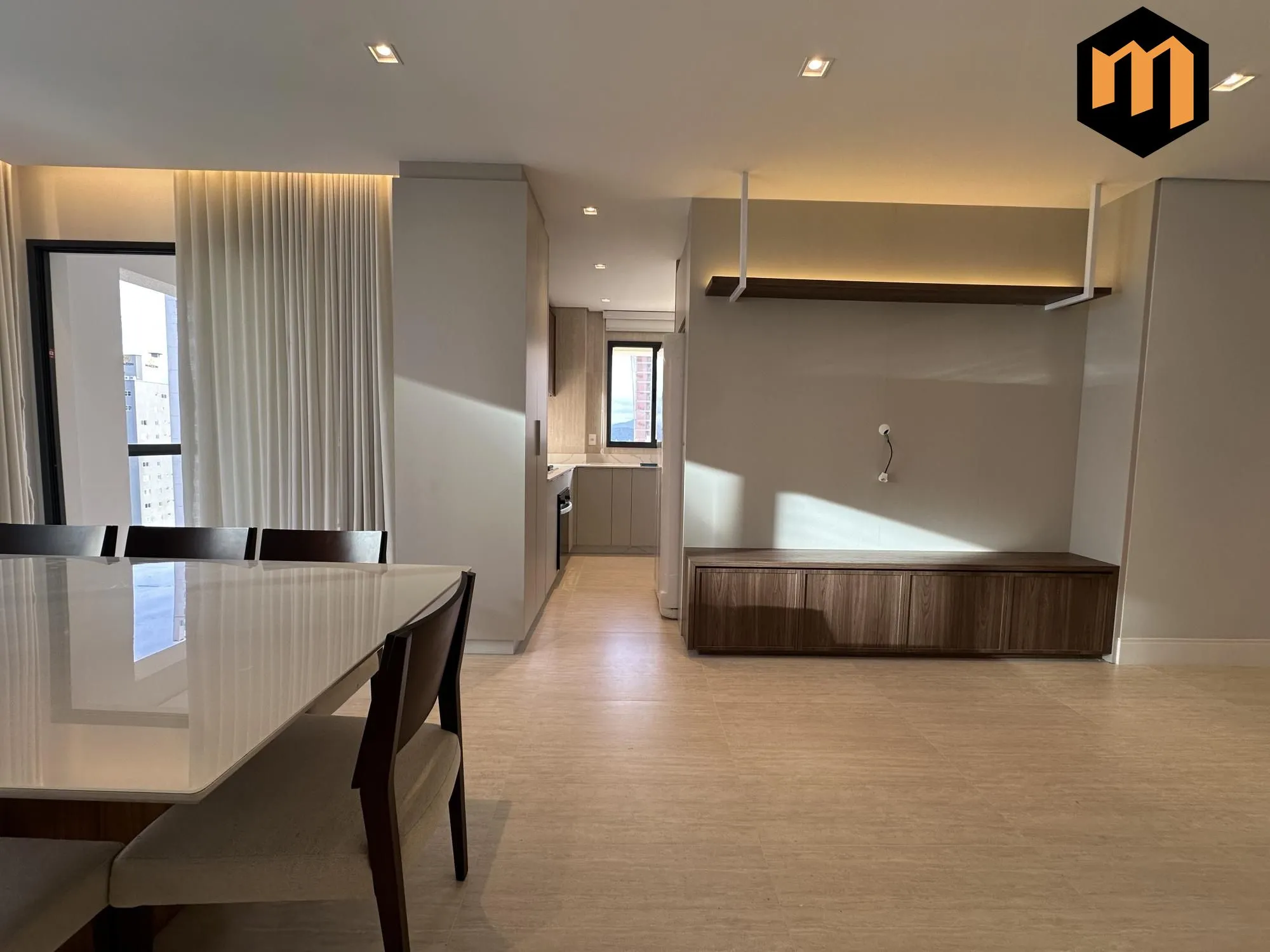 Apartamento Novo Mobiliado com 03 Suítes para Locação Centro/Balneário Camboriú — foto 5