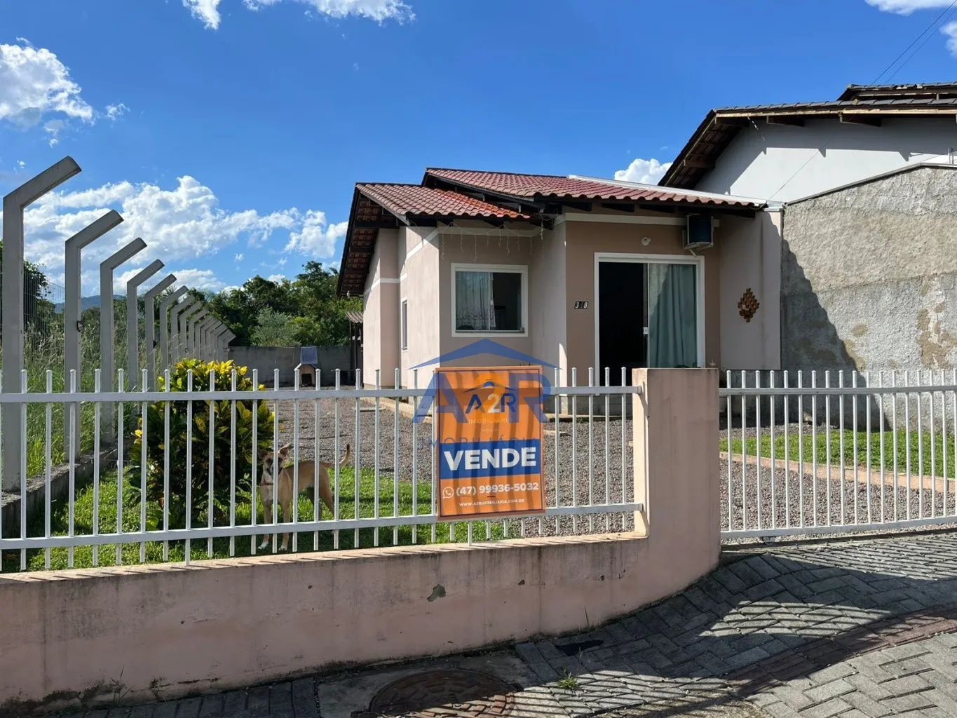 CASA COM TERRENO DE 315M COM GARAGEM E COZINHA SOB MEDIDA NO LOTEAMENTO NOVA INDAIAL - foto 1
