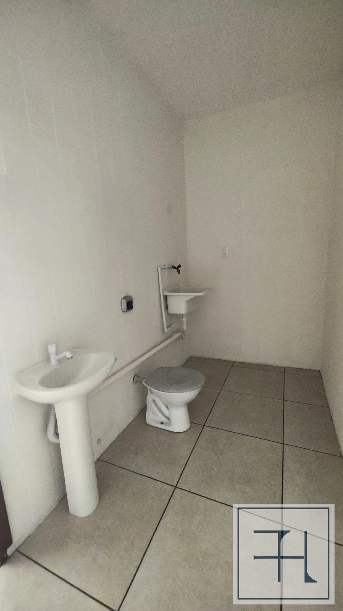 Excelente Loja Comercial - Frente Corredor de Serviço - VILA NOVA — foto 5