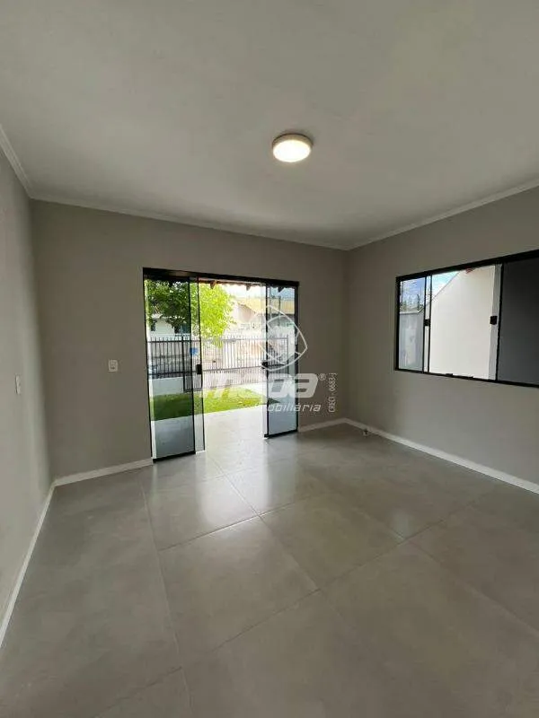 Casa com amplo espaço de terreno no bairro Tapajós — foto 2