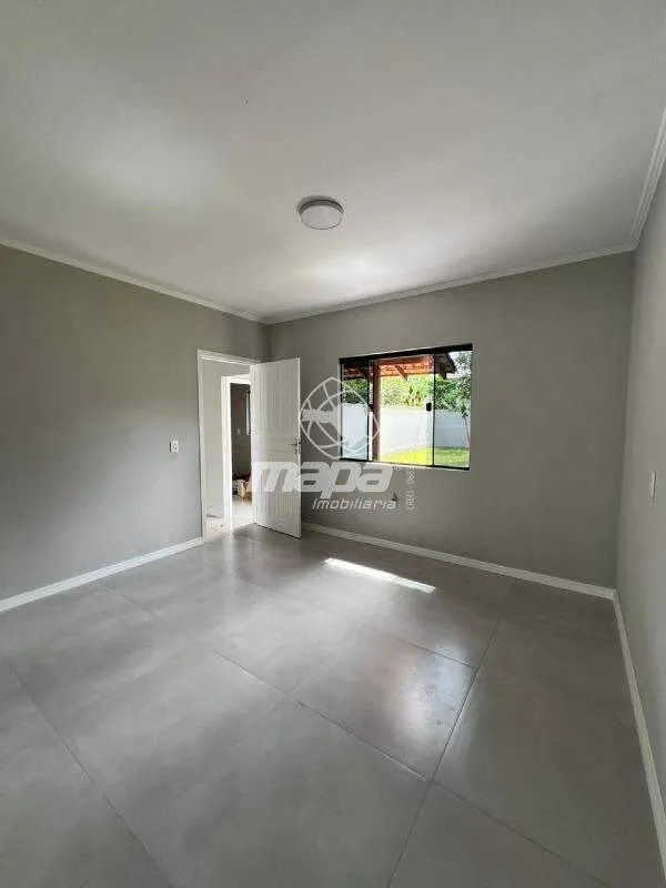 Casa com amplo espaço de terreno no bairro Tapajós — foto 3