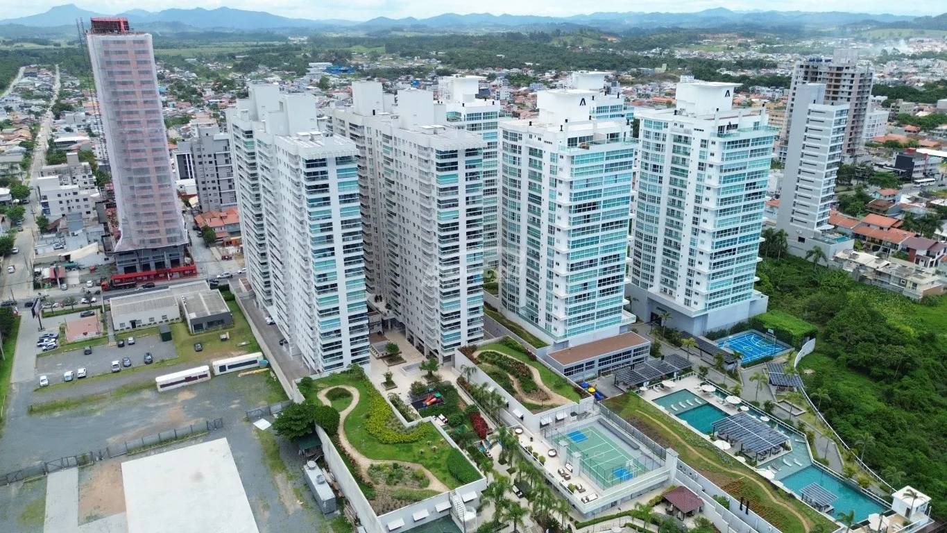 Apartamento com 3 dormitórios, sendo 1 suíte e 01 vagas de garagem a 50 metros do mar no bairro Itacolomi em Balneário Piçarras/SC - foto 1