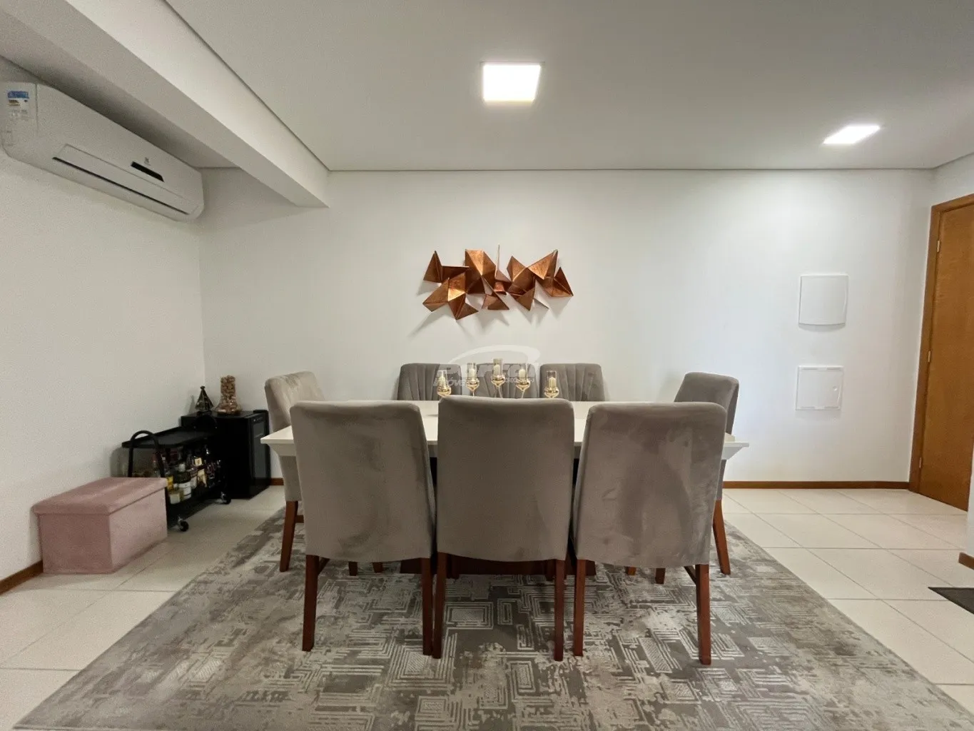 Apartamento com 3 dormitórios, sendo 1 suíte e 01 vagas de garagem a 50 metros do mar no bairro Itacolomi em Balneário Piçarras/SC — foto 4