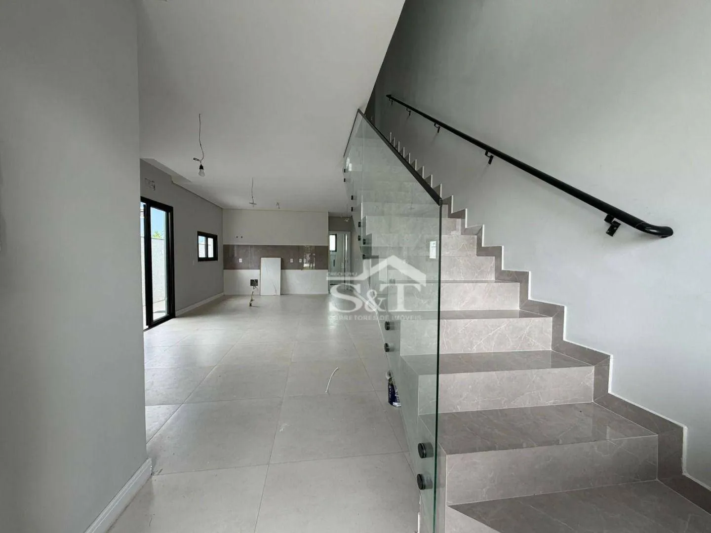 Linda Residência Quatro Dormitórios Piscina Escritura Pública Ingleses — foto 6