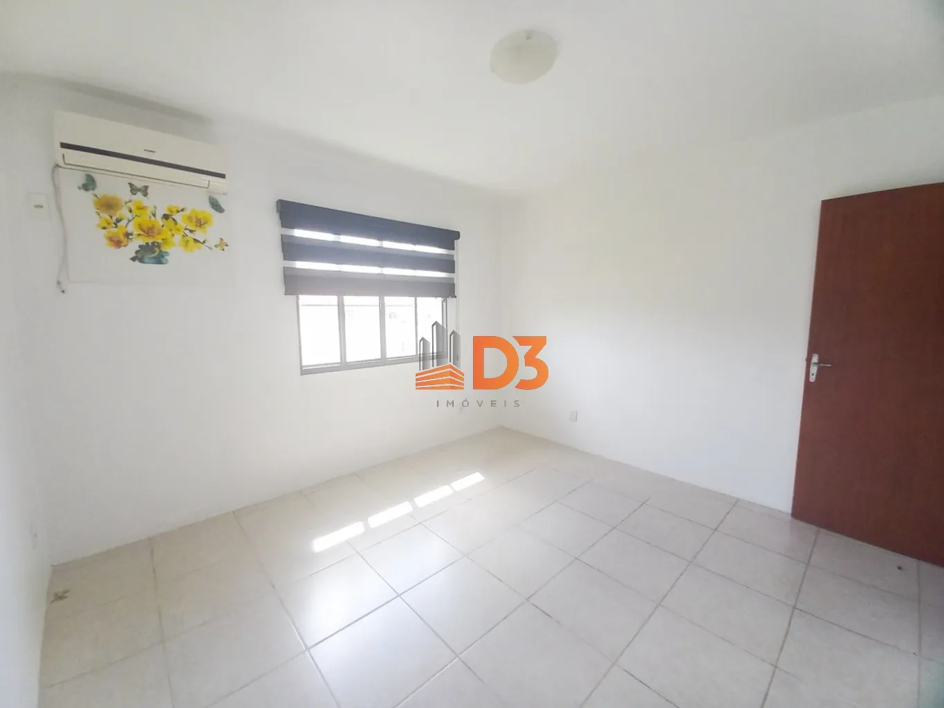 Apartamento com 3 dormitórios e semi mobiliado na Água Verde — foto 3