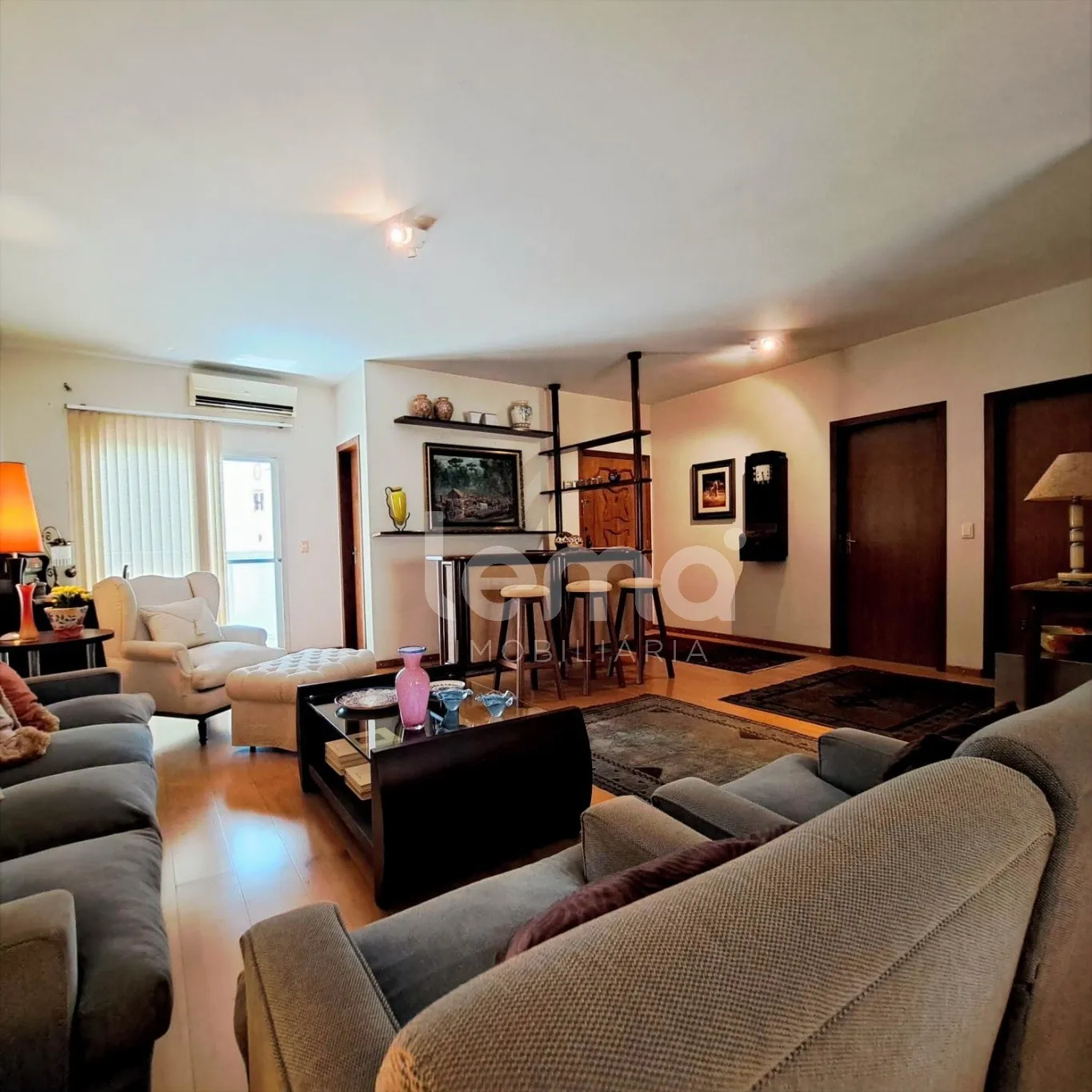 Apartamento 4 dormitórios, sendo 1 suíte - SEMI-MOBILIADO - Bairro Victor Konder - Blumenau/SC — foto 4