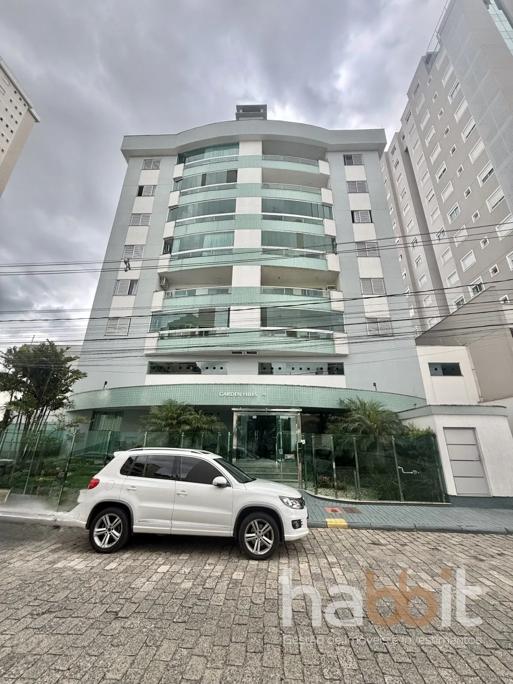 Apartamento semi mobiliado com 3 quartos sendo 1 suíte na região da Vila Germânica, bem próximo do cafehaus. - foto 1