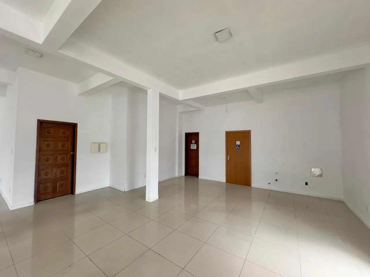 SALA COMERCIAL NO BAIRRO NAÇÕES — foto 4