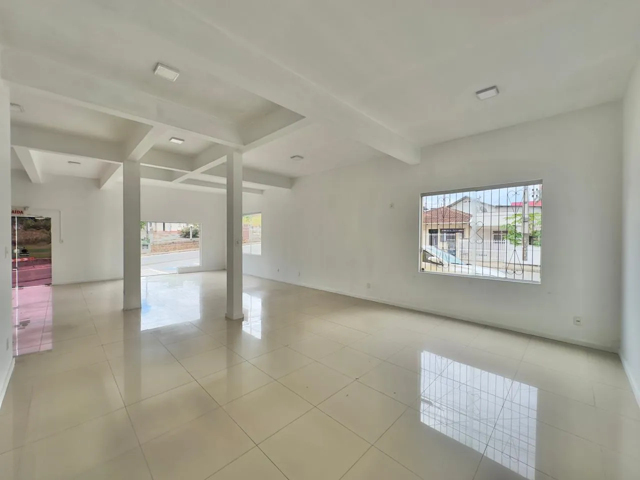SALA COMERCIAL NO BAIRRO NAÇÕES — foto 7