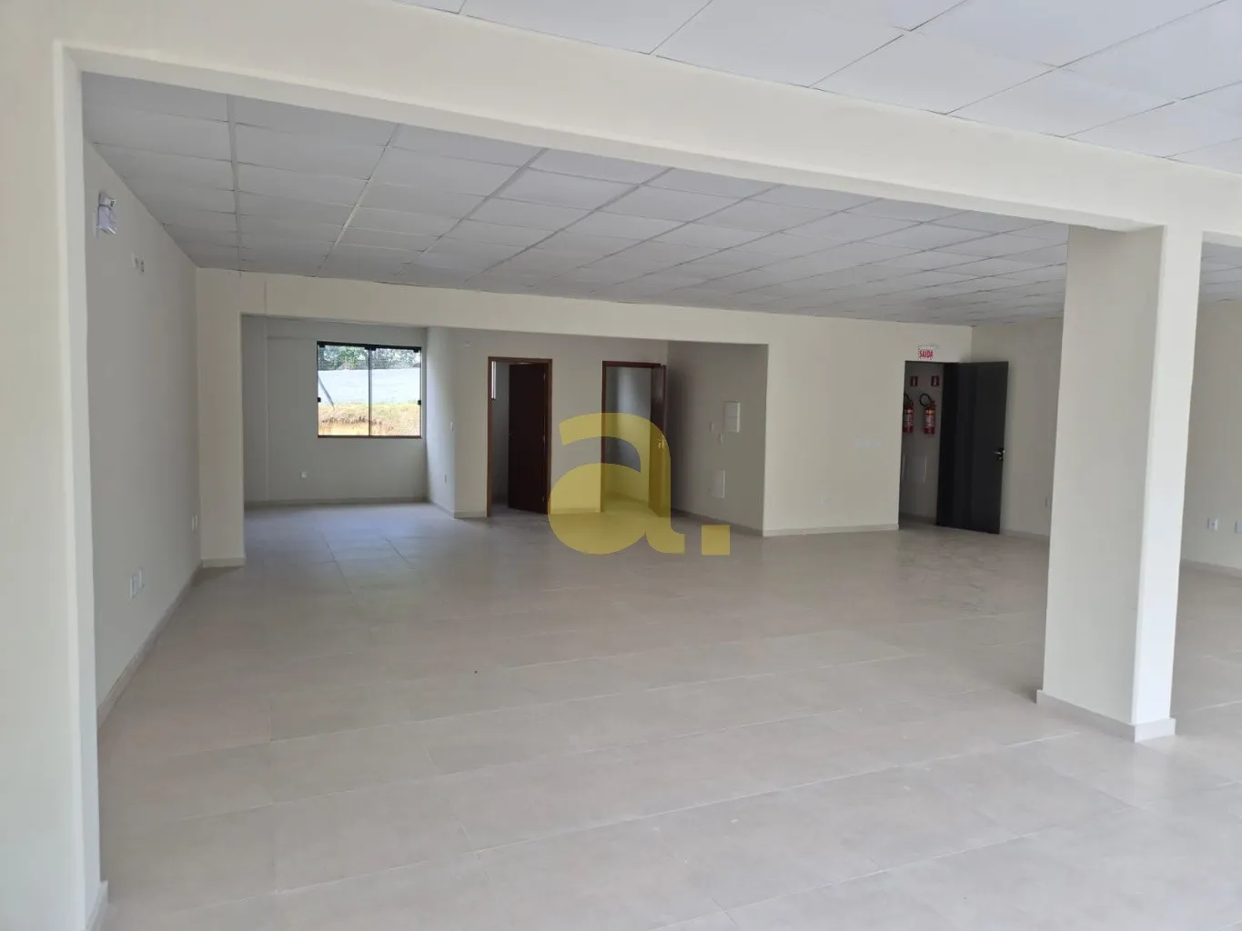 SALA COMERCIAL PARA ALUGAR NO BAIRRO VELHA DE 115m — foto 2