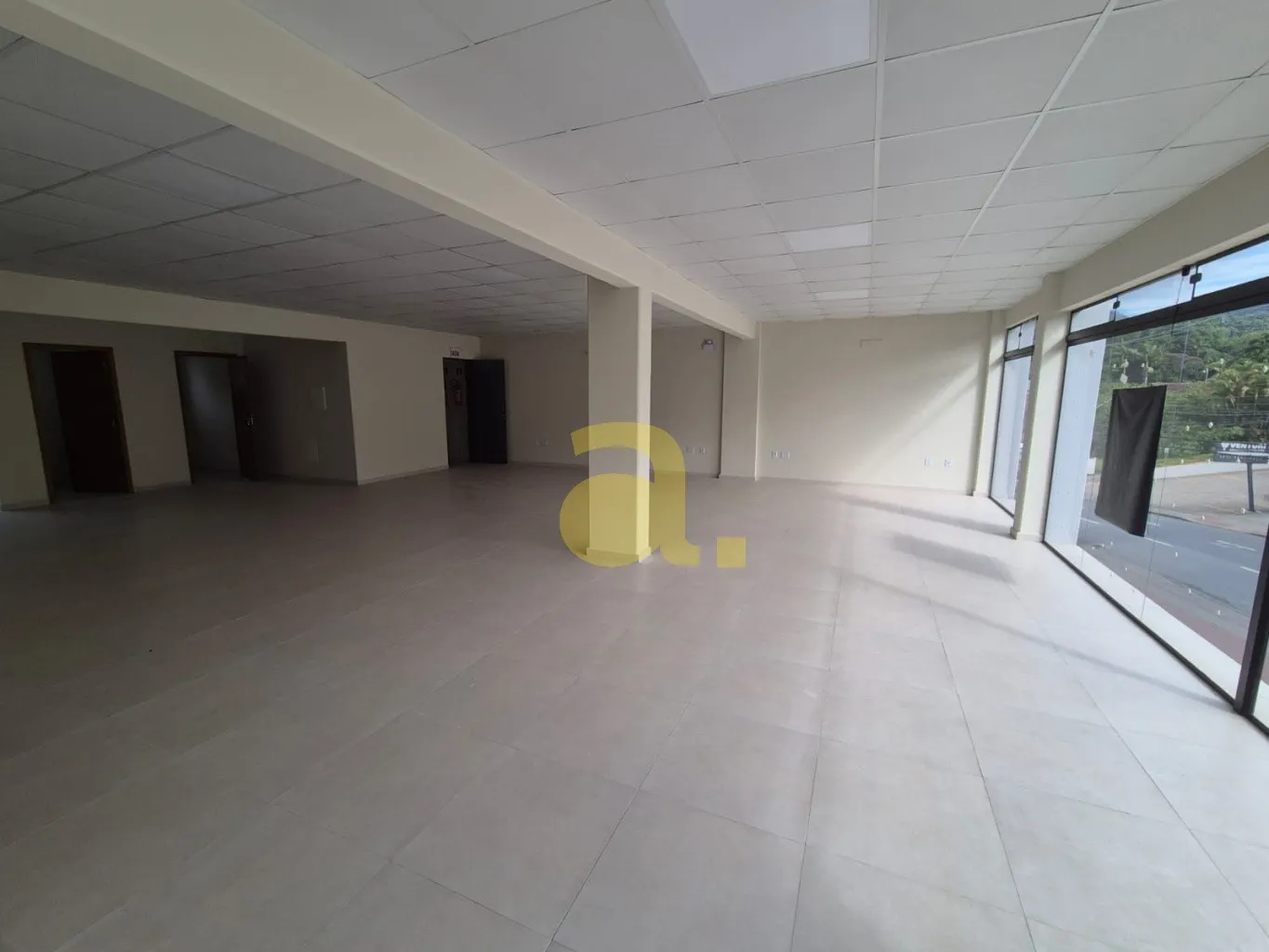 SALA COMERCIAL PARA ALUGAR NO BAIRRO VELHA DE 115m — foto 4