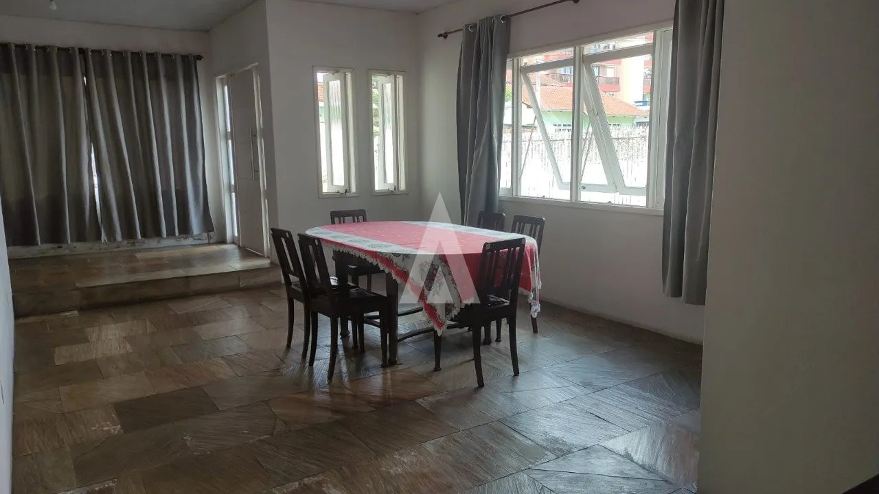 Casa à venda no bairro América em Joinville-SC por R$950.000,00. — foto 5