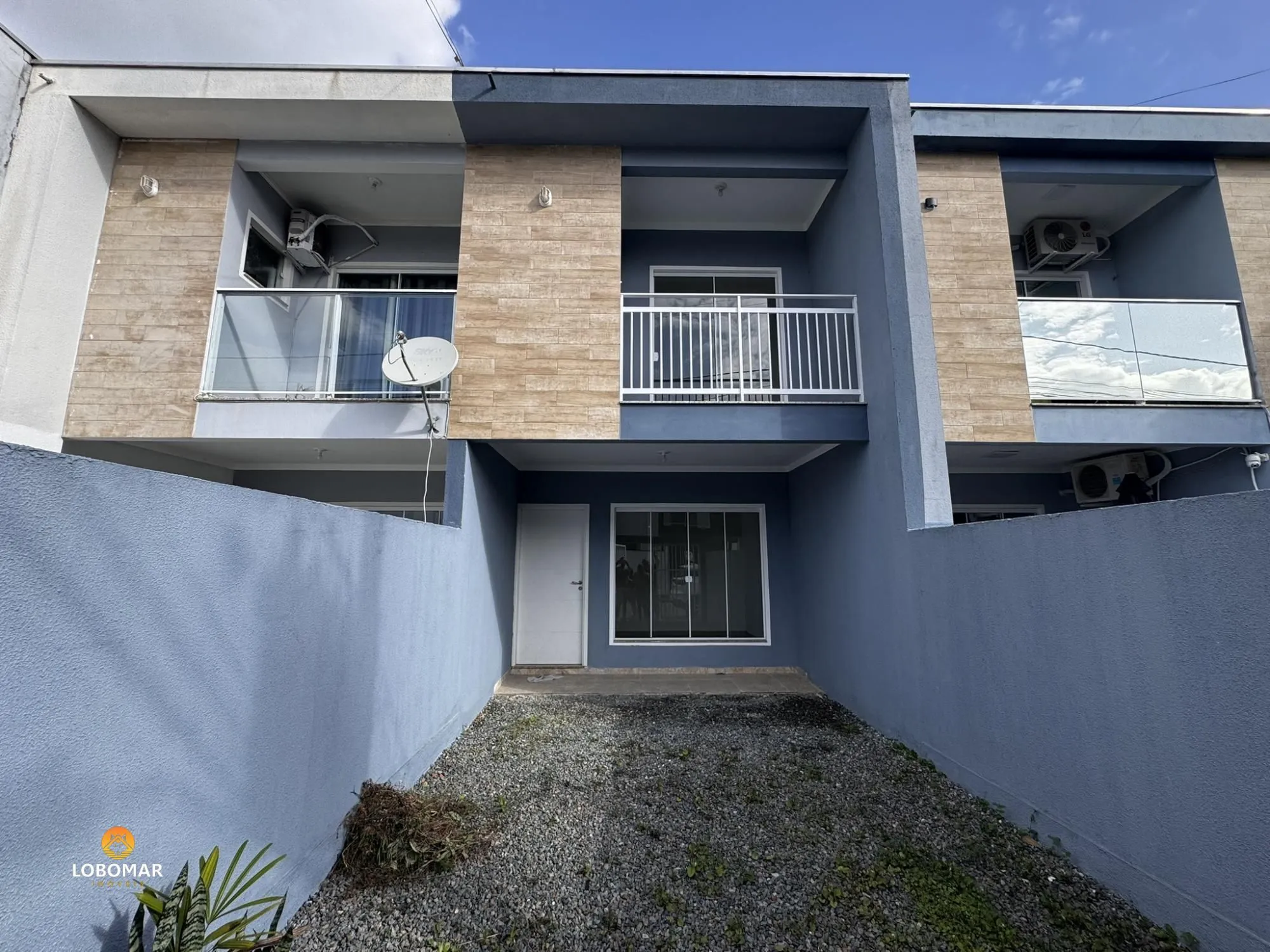 Sobrado com 2 suítes, em Balneário Piçarras/SC! - foto 1