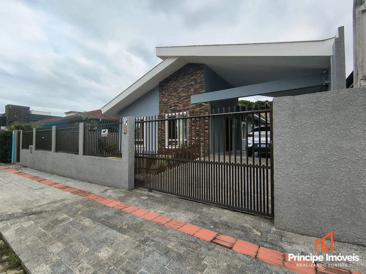 Casa com 3 quartos no Iririú em Joinville — foto 3