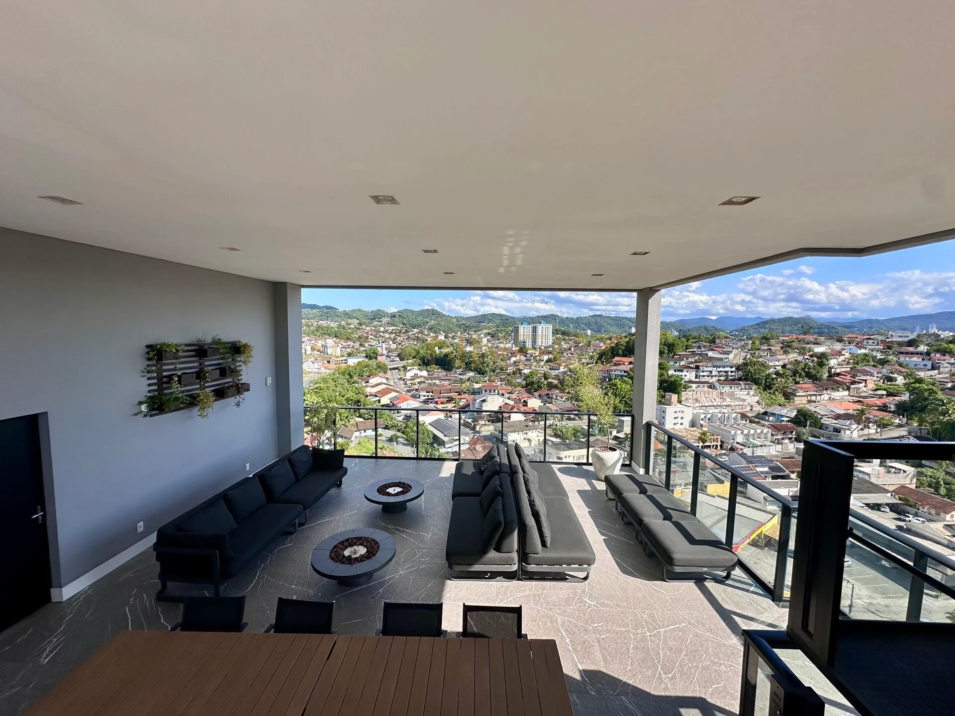 Apartamento 2 dormitórios sendo 1 Suíte Bairro Fortaleza — foto 3