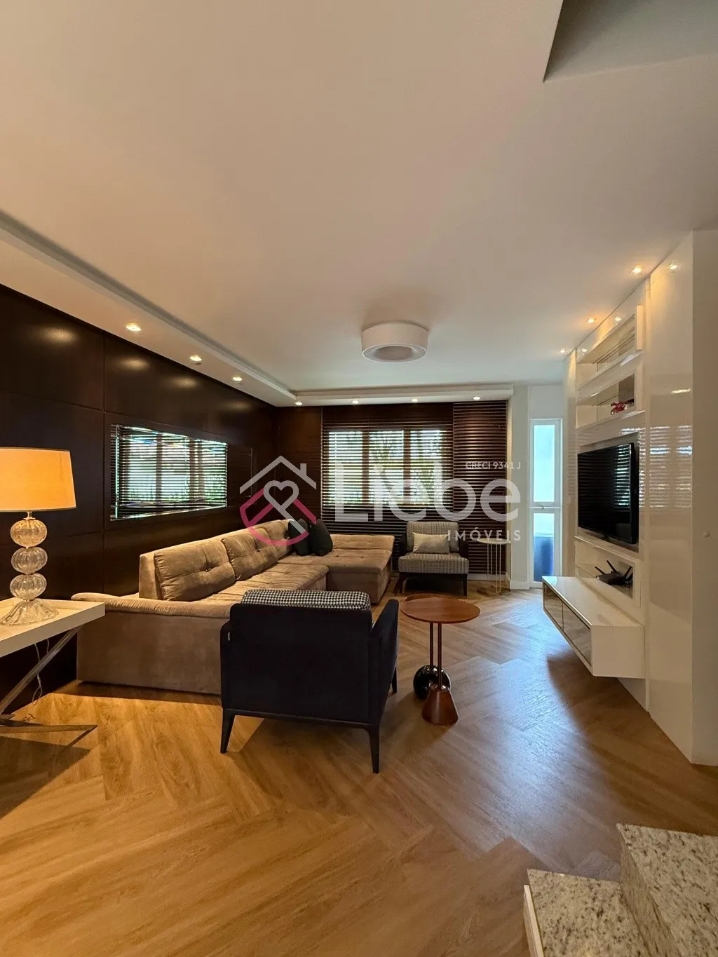 Casa Lindíssima em ótima localização no centro de Pomerode com 189,00m de área privativa. — foto 3