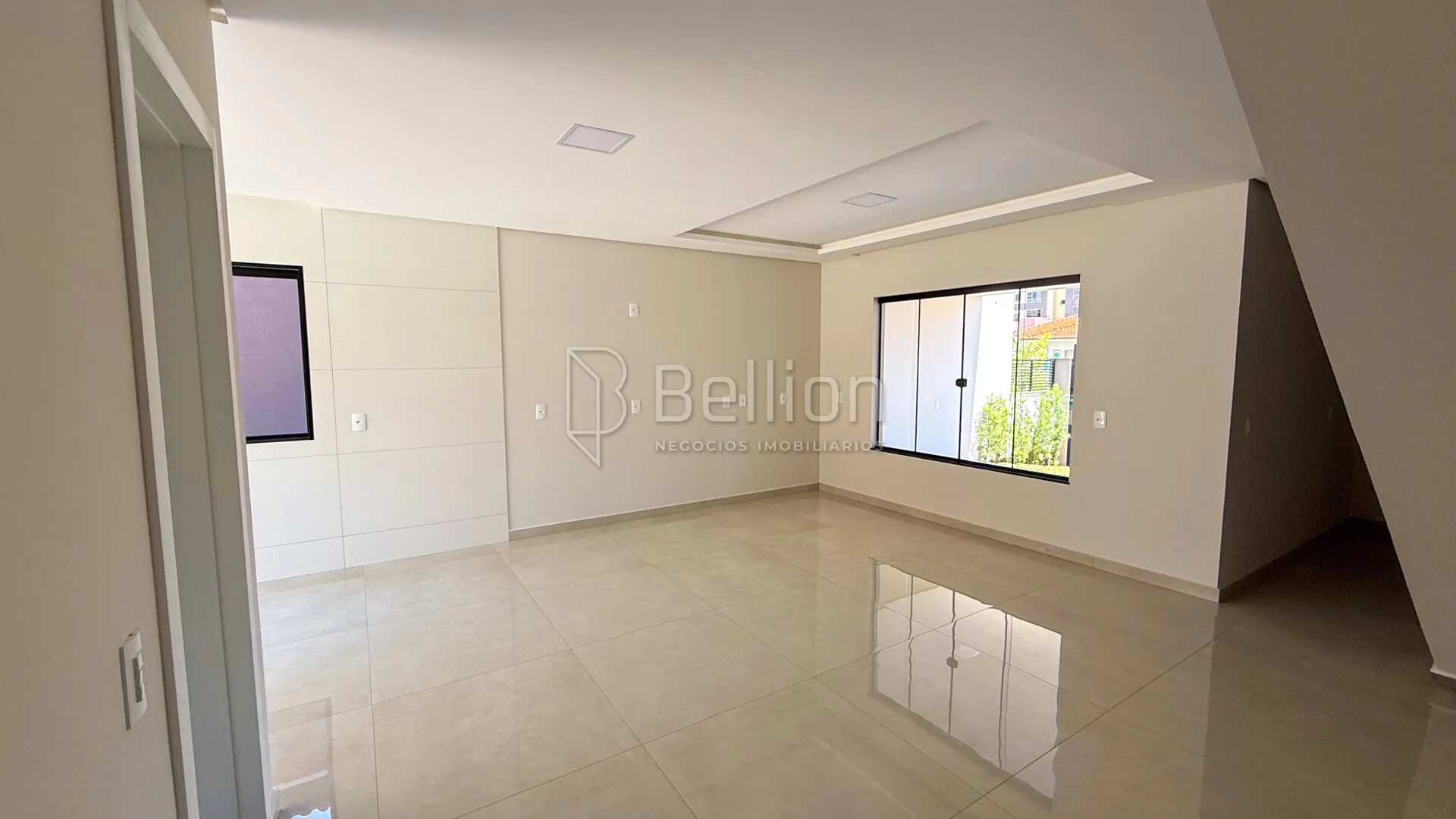 Sobrado com suíte e piscina no bairro Quintino - Timbó — foto 4